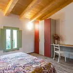 Italian Experience-zena Apartment *